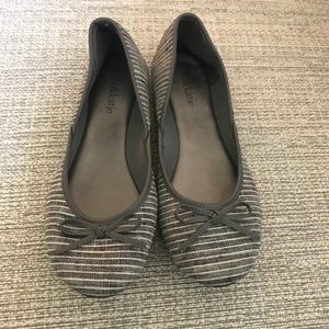 Kelly and Katie grey & white striped flat w/ bow